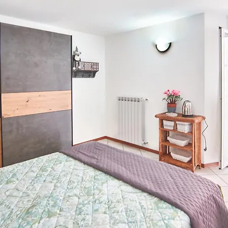 Apartment Casa Alba Intra